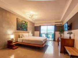MARINN Tropical Vibes Hotel