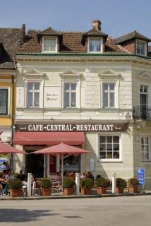 Madar Café Central Melk - 4
