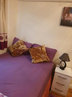 Hawkins Guest House - Private Shared Property - 0