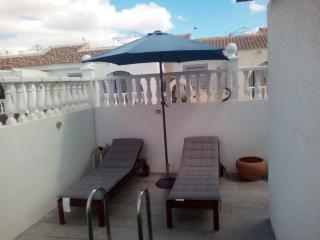 2 Bed-Sleeps 4-Private Pool-Pets-AirCon - 1