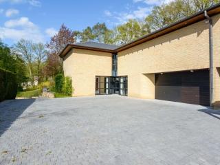 Picturesque villa with swimming pool - 3