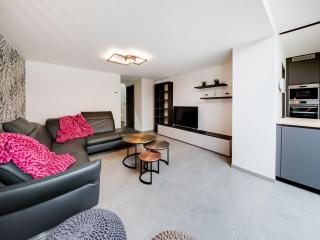 Holiday home in Marchin with a jacuzzi - 6