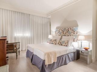 Elegant 3-Bedroom Apartment in Exclusive Barrio Salamanca Stylish & Spacious, Padilla III - 4