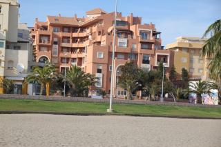 Apartamento en primera línea de playa, con vistas a la playa y con wifi - 1