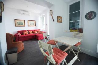 Charming Colonial Flat in historic building - 1