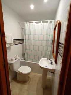 HOSTAL MONCADA - 4