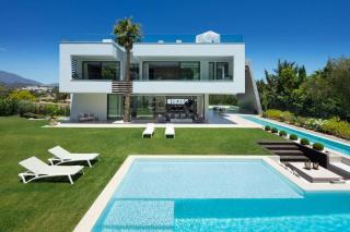 Newly Built 6 BDRM Luxury Villa in Nueva Andalucía - 8