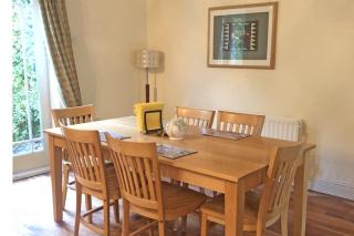 Courtyard Holiday Cottage No 8 by Trident Holiday Homes - 7
