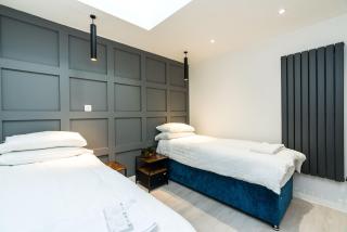 Spacious Modern 2 Bedroom London Flat - 4