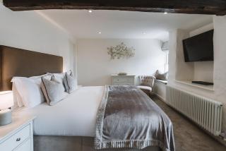 Coffee & Stays at Cartmel Square - 6