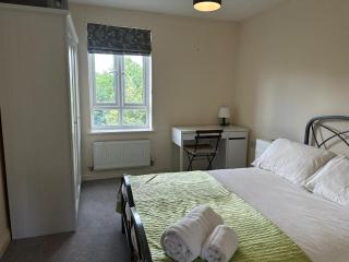 Cosy 2 Bedrooms 2 Bathrooms - 3