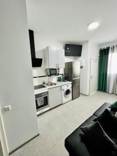 Neuwertiges Apartment mit schnellem WLAN, Netflix, Glasfaser, Kostenlose Privatparkplatz auch für Transporter geeignet R21 - 5