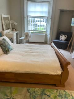 Chic Edinburgh 2B City Centre flat & patio , close to Castle - 6