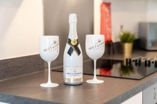Luxury Apartment - Twin Beds - Selly Oak - Off-street Parking - Free Netflix & Wifi - Top Rated 9CC - 5