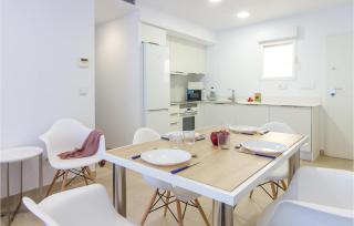3 Bedroom Beautiful Apartment In Denia - 6