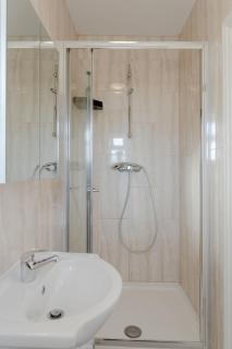 Room in Guest room - Family room with private bathroom - 4