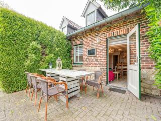 Holiday Homes in Ubachsberg with a Picturesque Garden - 9