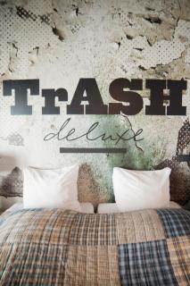 Hotel Trash Deluxe - 2