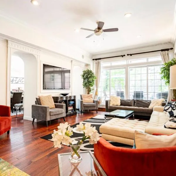 TOWNHOUSE 222, hotel in New York